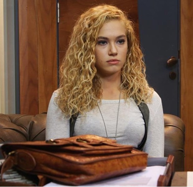 Melisa Şenolsun Fotoğrafı