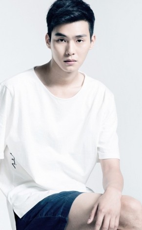 Lee Yong-joon fotoğrafı