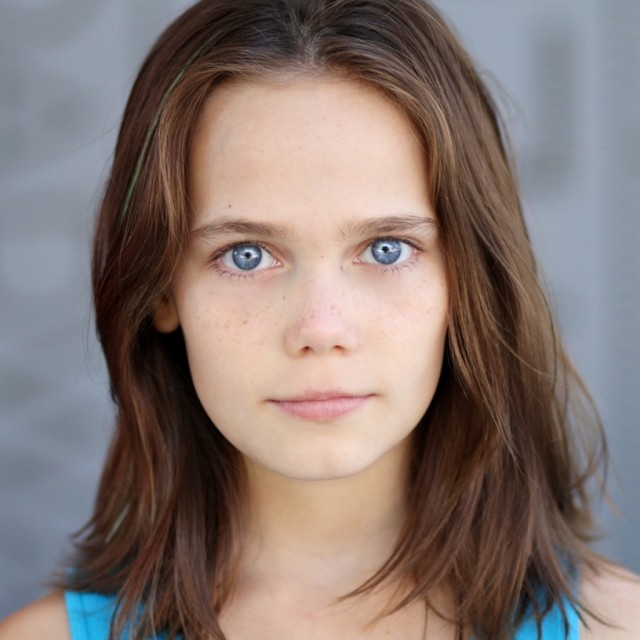 Oona Laurence Fotoğrafı