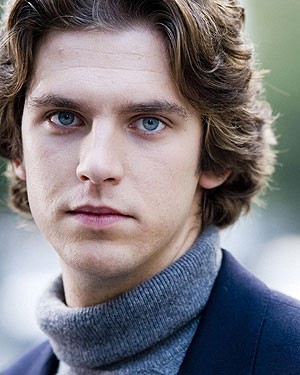 Dan Stevens Fotoğrafları 4