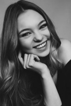 Taylor Hickson Fotoğrafları 1