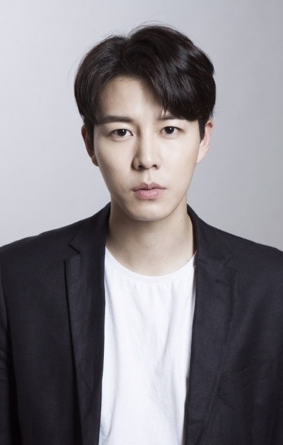 Shin Ji-hoon fotoğrafı