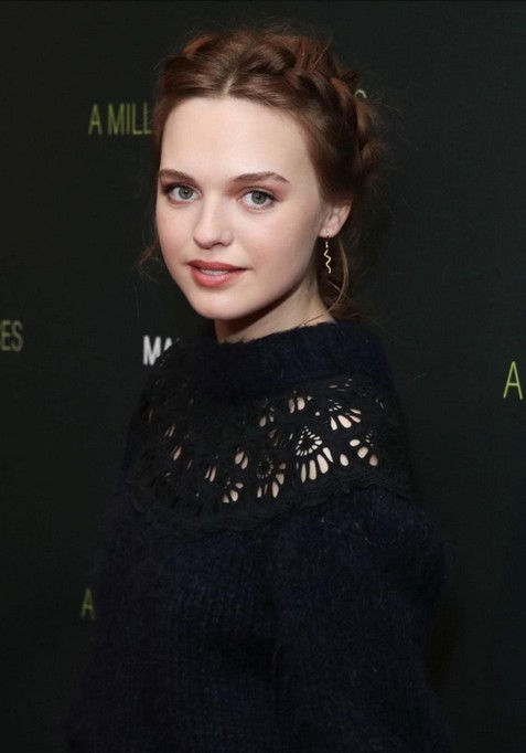 Odessa Young Fotoğrafları 3