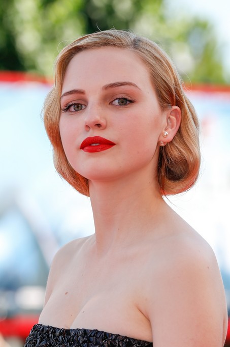 Odessa Young Fotoğrafı