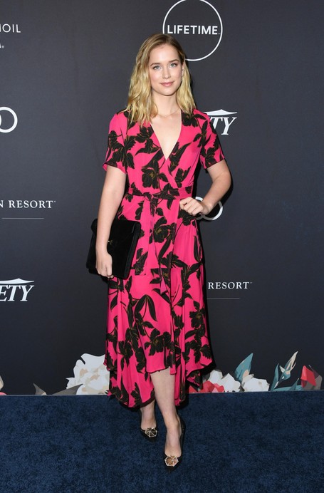 Elizabeth Lail Fotoğrafı