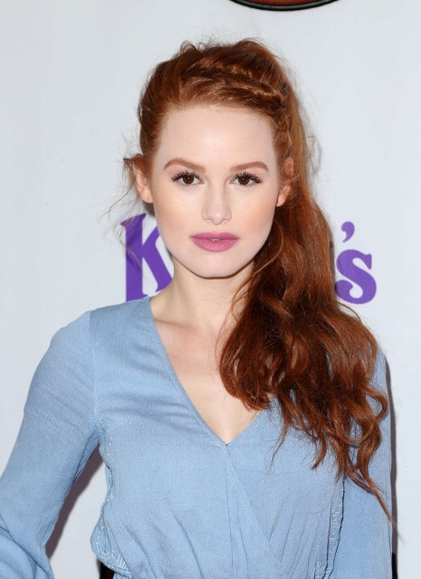 Madelaine  Petsch Fotoğrafları 14