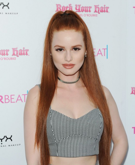 Madelaine  Petsch Fotoğrafı