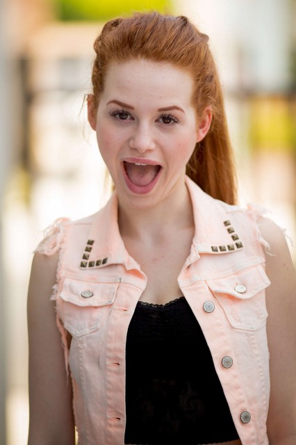 Madelaine  Petsch Fotoğrafı