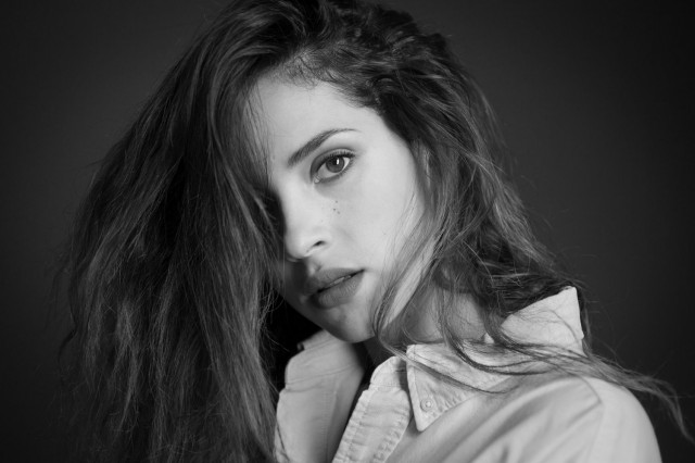 Adria Arjona Fotoğrafı