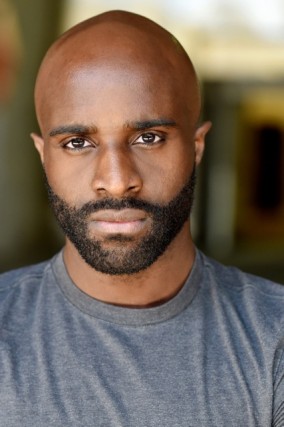 Toby  Onwumere Fotoğrafları 2