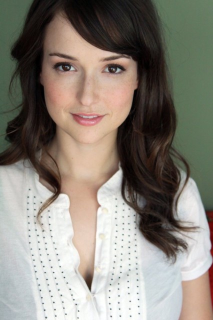 Milana  Vayntrub Fotoğrafları 7