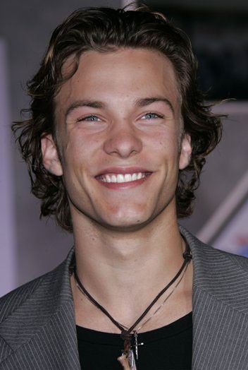 Kyle Schmid Fotoğrafları 27