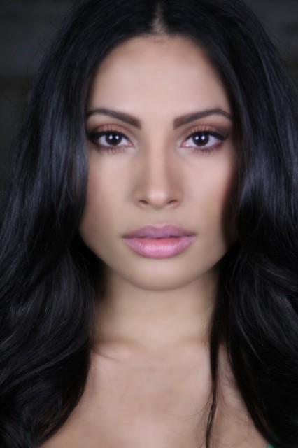 Cynthia  Rodriguez fotoğrafı