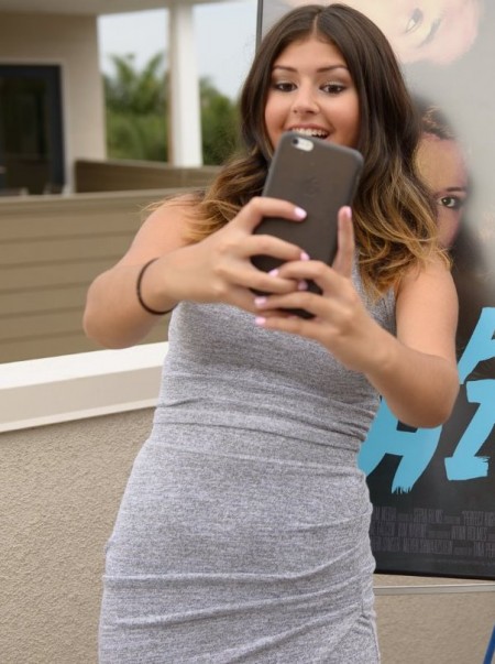 Jasmine Sky  Sarin Fotoğrafı