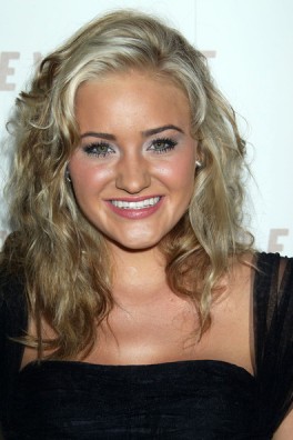 AJ Michalka Fotoğrafı