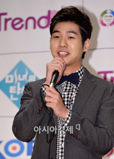 Dan Woo (i) fotoğrafı