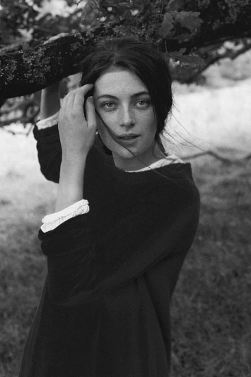 Millie Brady Fotoğrafı