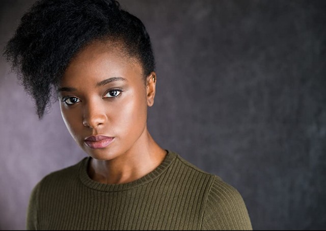 KiKi Layne Fotoğrafı