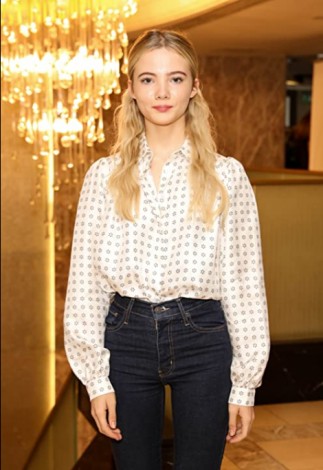 Freya Allan fotoğrafı