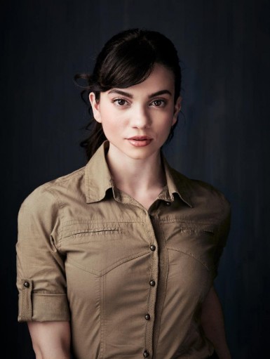Lauren LaVera Fotoğrafı