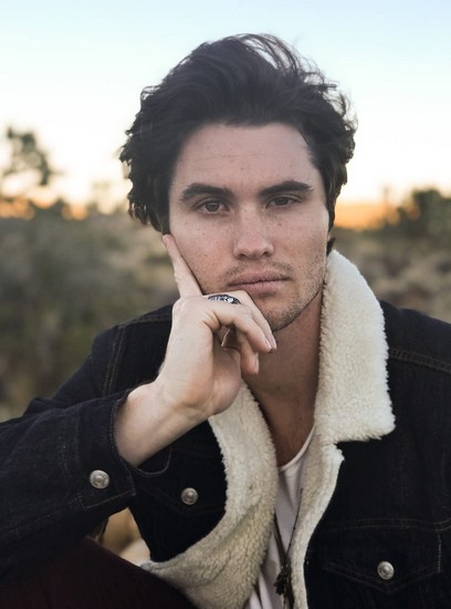 Chase Stokes Fotoğrafı