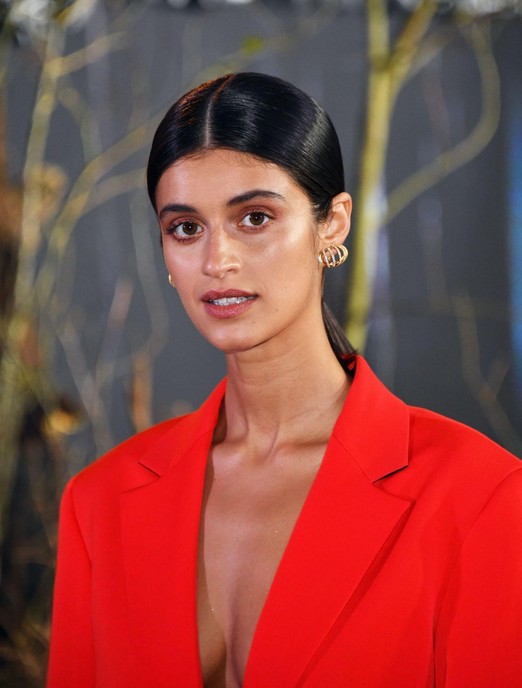 Anya Chalotra Fotoğrafı