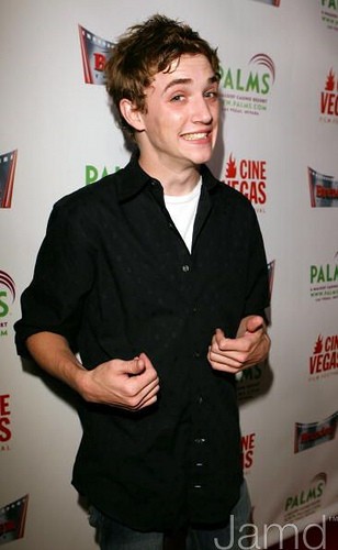 Kyle Gallner Fotoğrafları 7