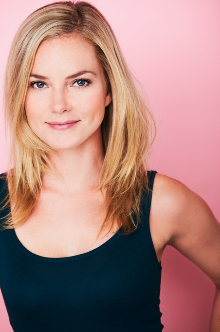 Cindy Busby Fotoğrafları 8