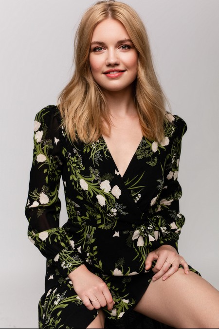 Sara Ball Fotoğrafı