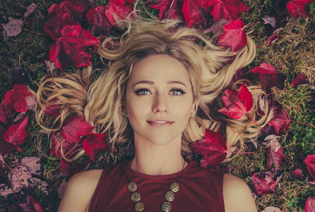 Johanna Braddy fotoğrafı