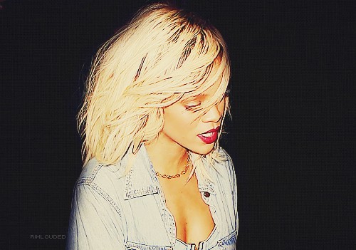 Rihanna Fotoğrafları 1012
