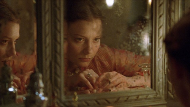 Mia Wasikowska Fotoğrafı