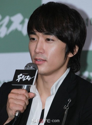 Song Seung-Heon Fotoğrafı