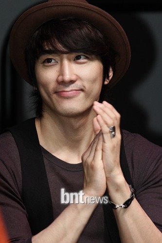 Song Seung-Heon Fotoğrafı