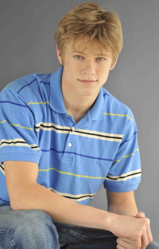 Lucas Till Fotoğrafları 6