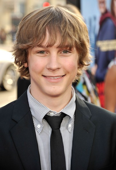 Logan Miller Fotoğrafları 6