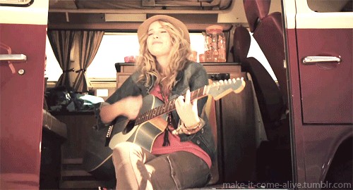 Bridgit Mendler Fotoğrafı