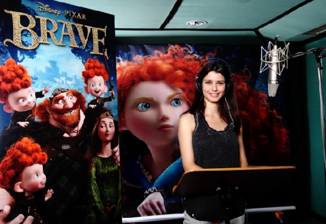 BEREN SAAT DISNEY PIXAR’IN YENİ FİLMİ ‘CESUR’ İÇİN STÜDYOYA GİRDİ!!! BEREN SAAT DISNEY PIXAR’IN YENİ FİLMİ ‘CESUR’ İÇİN STÜDYOYA GİRDİ!!!