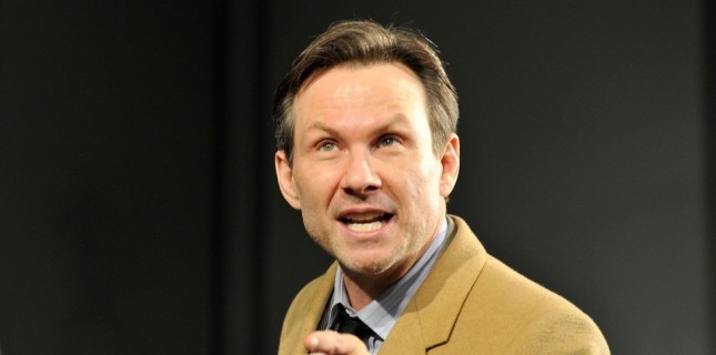 Christian Slater önce hakaret etti, sonra özür diledi