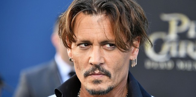 Johnny Depp 'Karayip Korsanları' Serisinden Ayrıldı - Sinemalar.com -