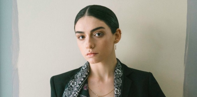 Hazar Ergüçlü Kimdir?