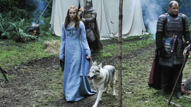 Sansa ve Lady'nin dostluğu set dışına taştı!