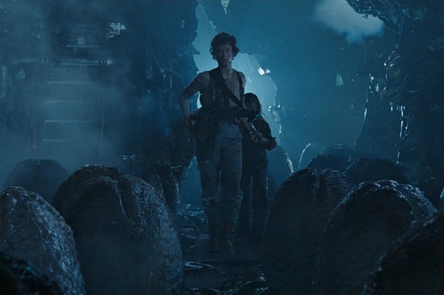 Ripley, Newt'i Kurtarmak İçin Yuvaya Geri Dönüyor