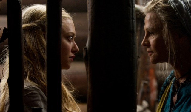 Kız ve Kurt Fotoğrafı