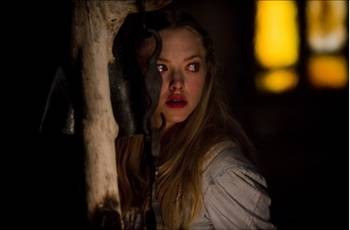 Kız ve Kurt Fotoğrafı