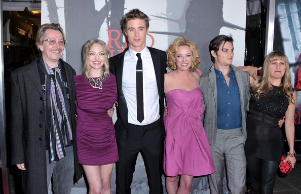 Kız ve Kurt Fotoğrafı