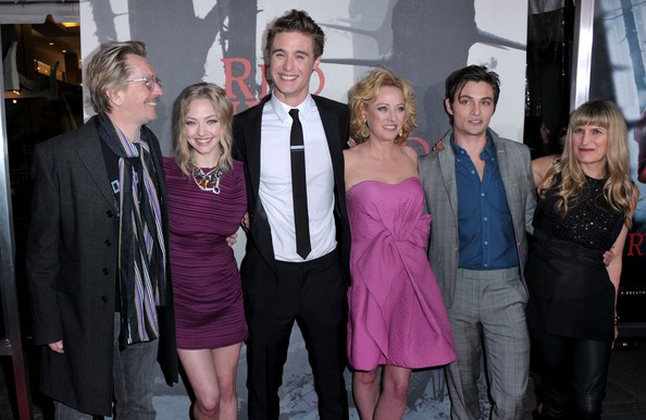 Kız ve Kurt Fotoğrafı