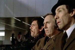 Siyah Ayakkabılı Uzun Sarışın Adam fotoğrafı