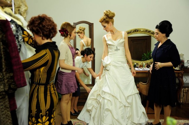 Öyle Bir Geçer Zaman Ki Fotoğrafı