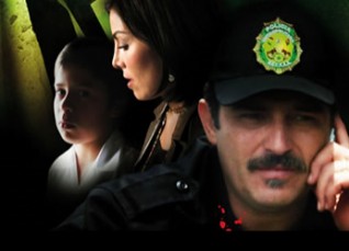 Bajo Amenaza: 42 Km. De Angustia Fotoğrafı